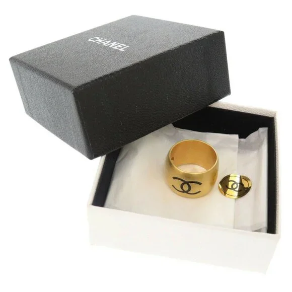 CHANEL Black Logo Ring - Picture 3 of 7